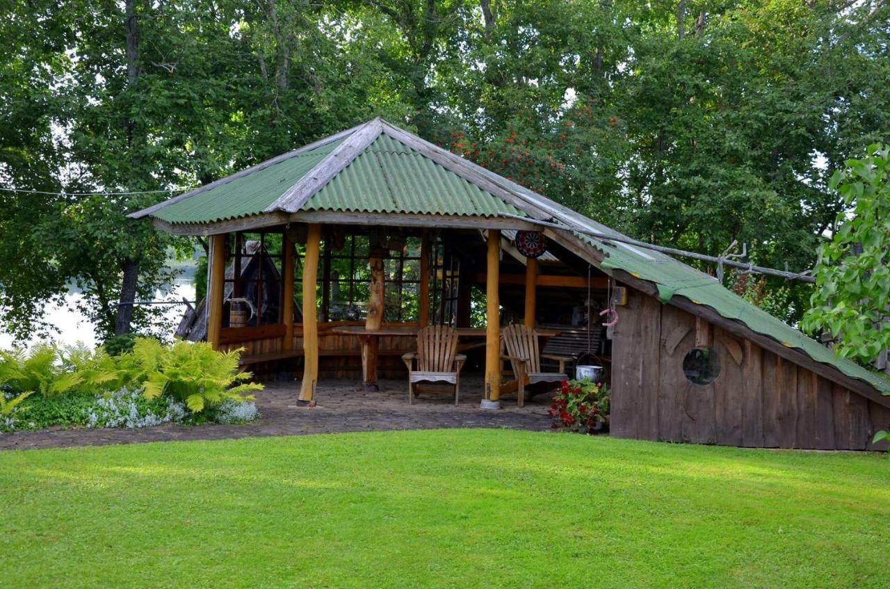 Perkonu Namins Villa Balvi Bagian luar foto